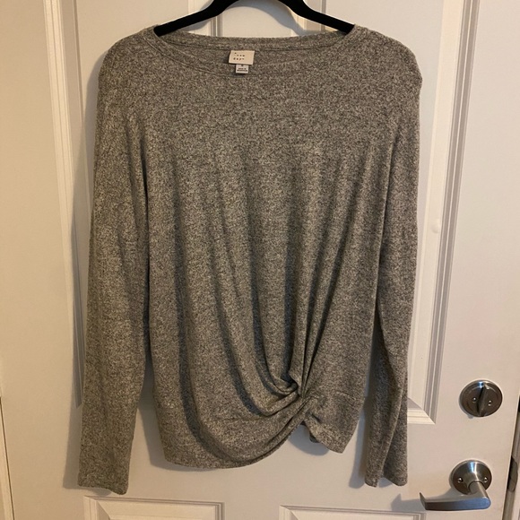 A new day sweater - Picture 1 of 3